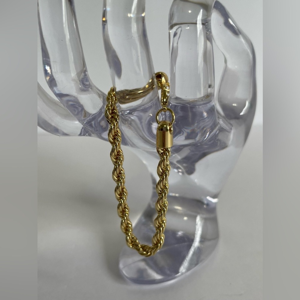 NWOT Luxurious Gold Plated Chain Link Bracelet